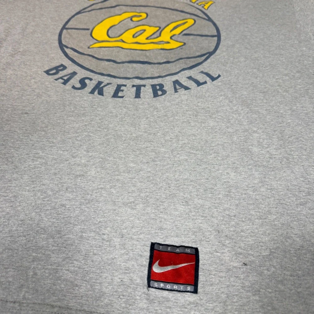 Vintage 90s Nike Team Sports Cal California Basketball T-Shirt Mens XXL Gray 90s